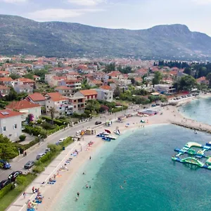 Honey Kaštela